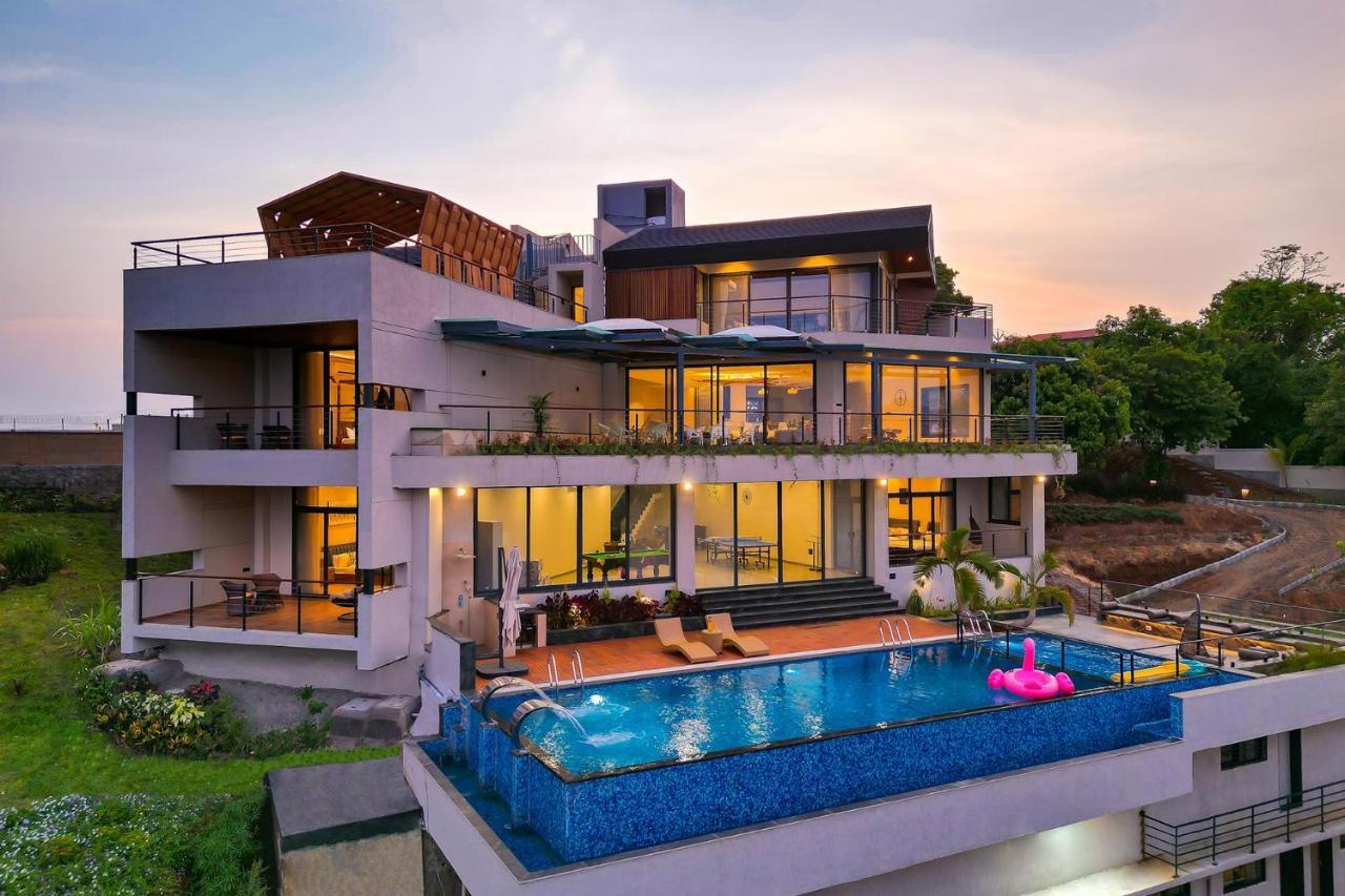 Pearl Lakeview Mansion By Stayvista - Lakeside Villa With Infinity Pool, Jacuzzi, In-House Theatre & Games Room Igatpuri Eksteriør billede