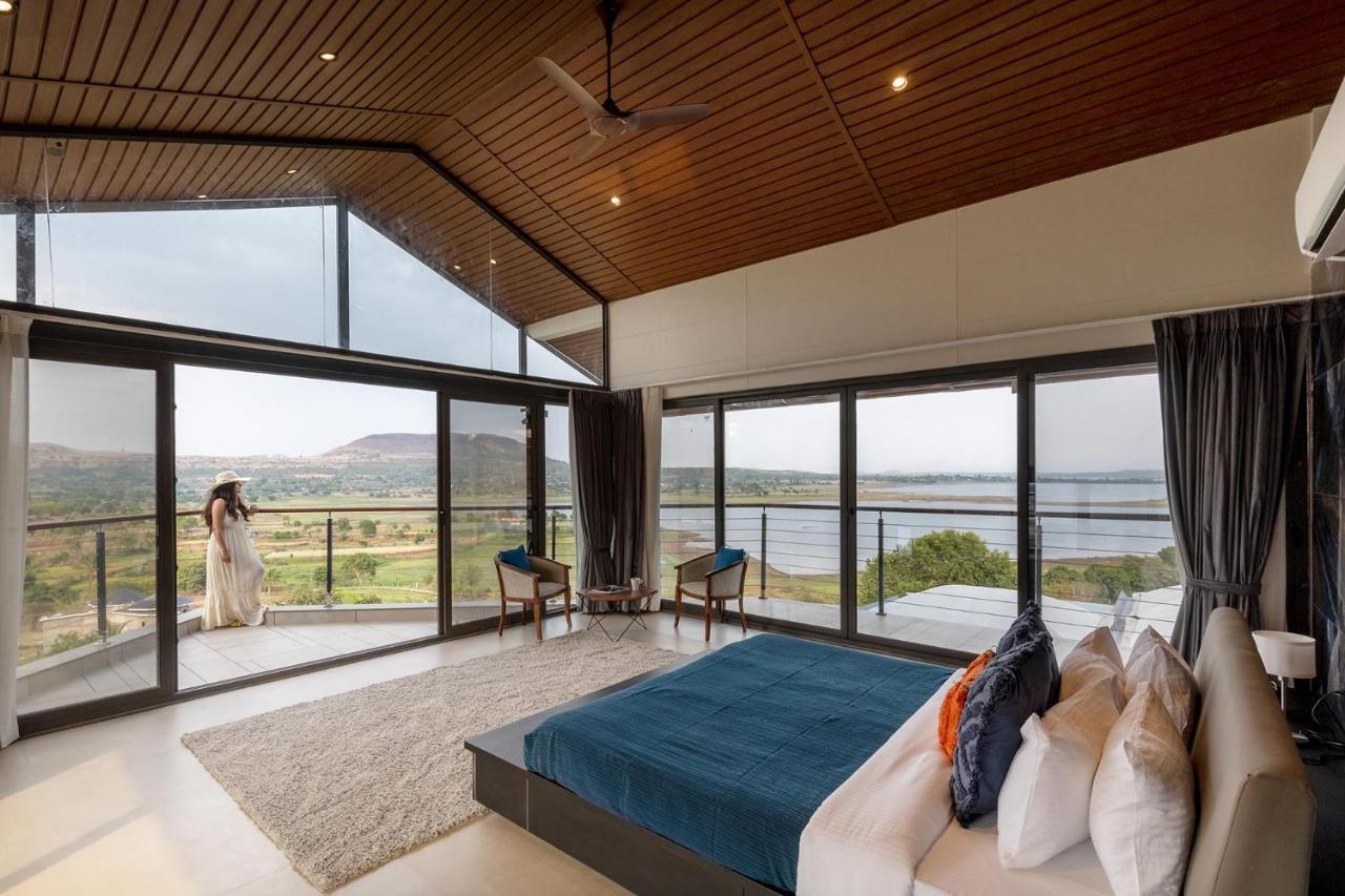Pearl Lakeview Mansion By Stayvista - Lakeside Villa With Infinity Pool, Jacuzzi, In-House Theatre & Games Room Igatpuri Eksteriør billede