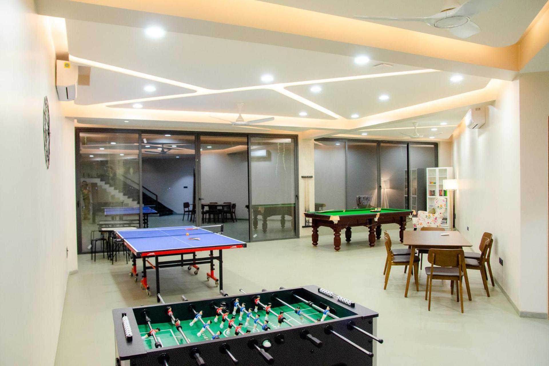 Pearl Lakeview Mansion By Stayvista - Lakeside Villa With Infinity Pool, Jacuzzi, In-House Theatre & Games Room Igatpuri Eksteriør billede