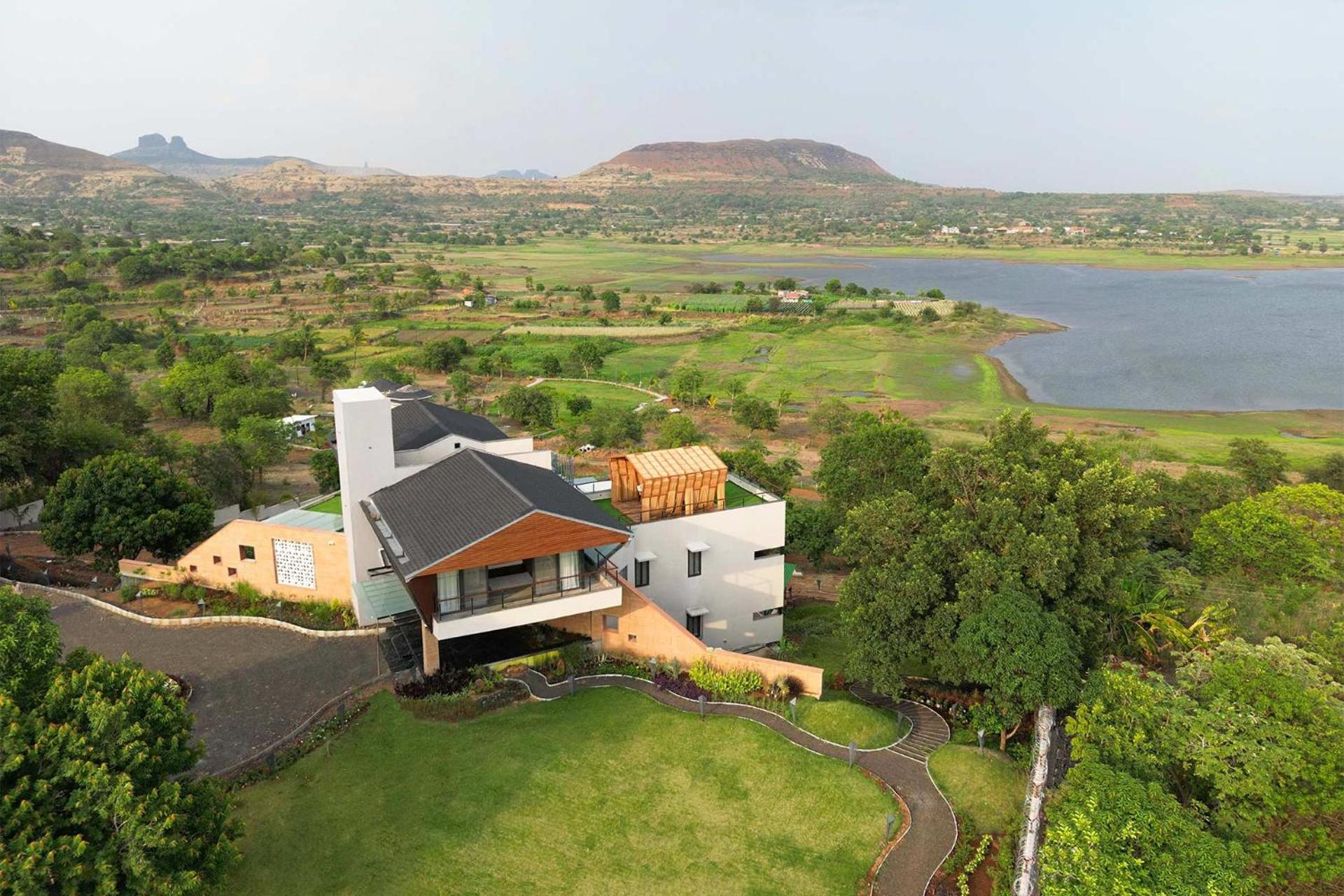 Pearl Lakeview Mansion By Stayvista - Lakeside Villa With Infinity Pool, Jacuzzi, In-House Theatre & Games Room Igatpuri Eksteriør billede