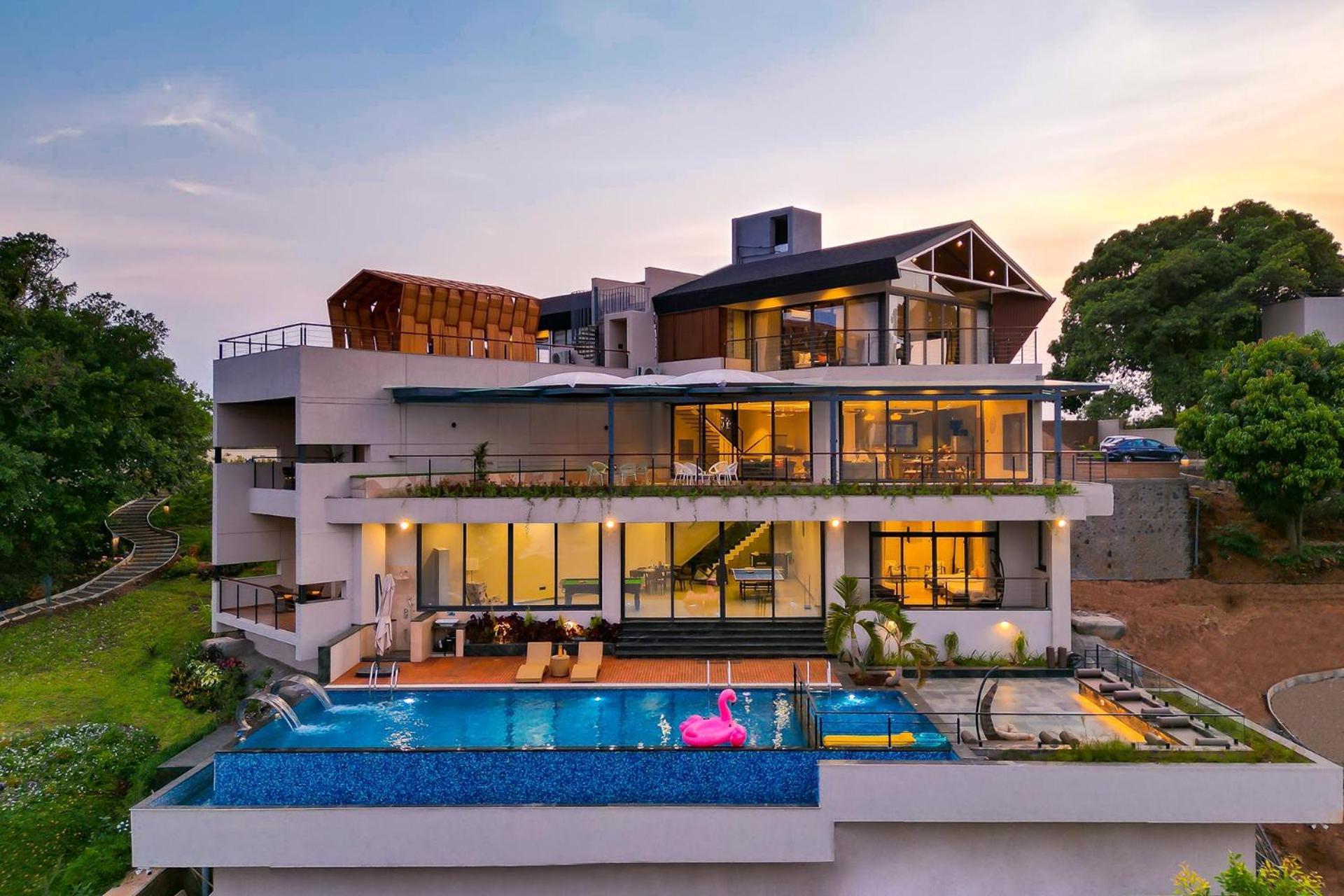 Pearl Lakeview Mansion By Stayvista - Lakeside Villa With Infinity Pool, Jacuzzi, In-House Theatre & Games Room Igatpuri Eksteriør billede